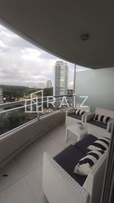 Apartamento en Roosevelt - Punta del Este de 2 dormitorios en venta.
