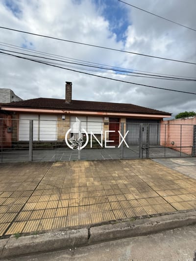 Se vende casa 4 dormitorios en el centro de Tacuarembó
