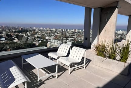 Lujoso apartamento de 1 dormitorio en alquiler en Distrito M: Vive la experiencia de amenidades 5 estrellas y la conveniencia de un garage opcional.