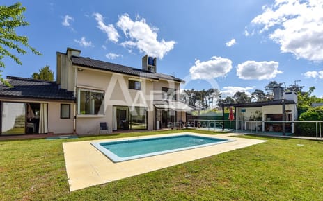 Casa Pinar sur 4 dormitorios , calefacción, piscina