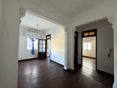 ALQUILER APARTAMENTO DE 2 DORMITORIOS – BAJOS GASTOS COMUNES EN CENTRO