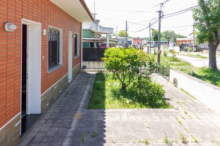 Venta casa 3 dormitorios y escritorio, barbacoa, zona Cerrito