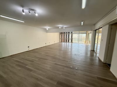 Oficina en Alquiler – Plaza Independencia