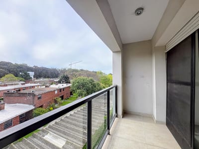Piso alto, vista despejada! proximo a Portones Shopping