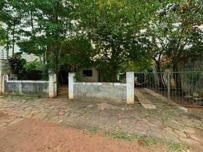 TERRENO CON CASA A DEMOLER EN MBURUCUYA