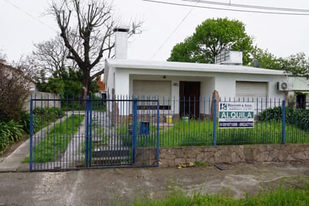Casa en alquiler c/ cochera en Sayago