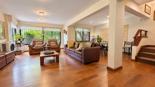 Divina casa en venta en carrasco centrico