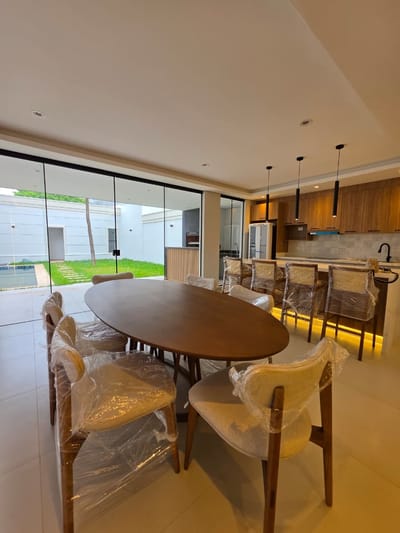 ALQUILO HERMOSO DUPLEX AMOBLADA ZONA CONMEBOL, LUQUE.