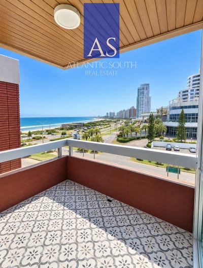 Apartamento frente al mar, mansa, alquiler anual en Punta del Este