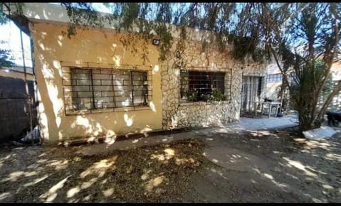 Casa en venta c/ cochera en Las Toscas