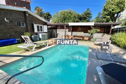 Casa de 3 dormitorios con piscina en alquiler de temporada Punta del Este