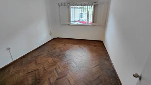 Apartamento en alquiler, 1 dormitorio, 1 baño, patio. Parque Rodó.
