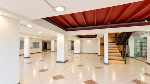 AMPLIO Y EXCLUSIVO LOCAL COMERCIAL IDEAL PARA SHOWROOMS DE MOBILIARIO | AVENIDA TRASCURRIDA