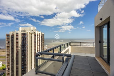 Venta PENTHOUSE 2 dormitorios 2 Baños Playa Brava  Punta del Este