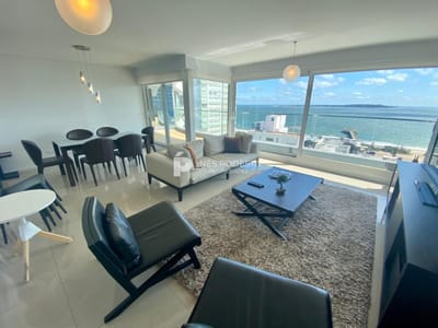 Venta departamento 2 dormitorios más dependencia de servicio