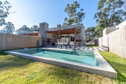 Casa en venta en Solanas Country, Punta Ballena - Ref : PBI15075