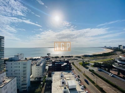 Venta de Apartamento 3 DORMITORIOS en Playa Mansa, Punta del Este.