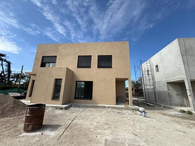 VENTA CASA EN SOLYMAR SUR. 3 DORMITORIOS. A PASOS DE LA RAMBLA.