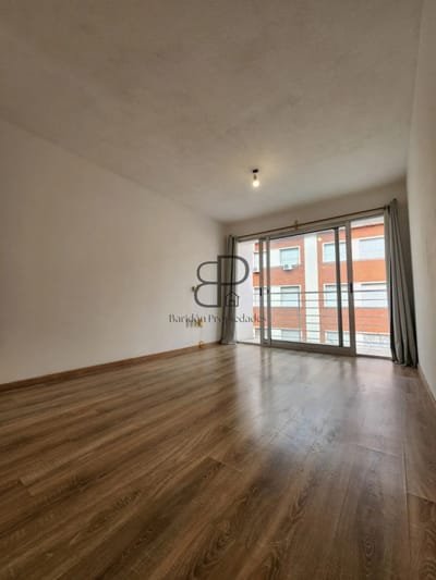 Alquiler Apartamento Monoambiente Grande Pocitos con Patio