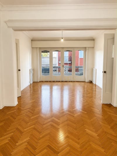 Venta de apartamento Pocitos 4 dormitorios + servicio