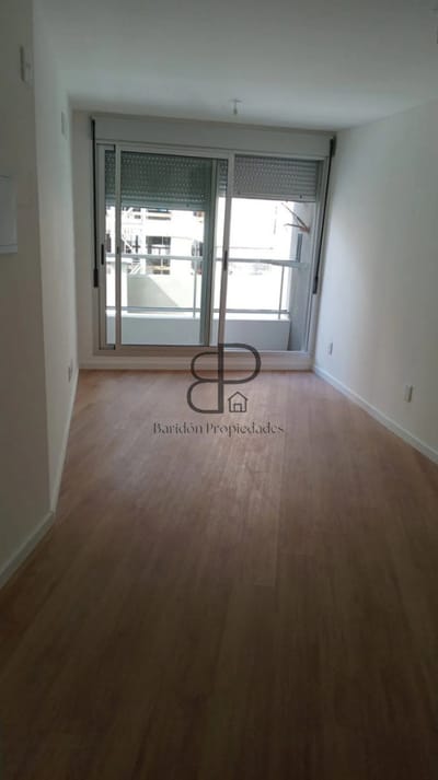 Alquiler Apartamento 1 Dormitorio Tres Cruces con balcon