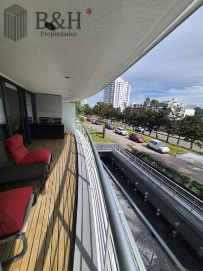 Apartamento en venta de 2 dormitorios en Punta del Este