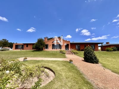 Hermosa chacra a minutos de Punta del Este en venta