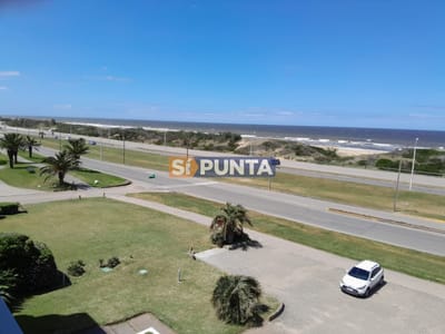 Apartamento de 2 dormitorios en alquiler temporal Brava