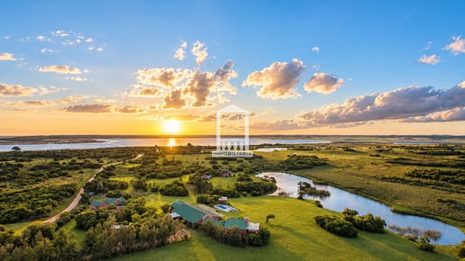 José Ignacio, 8 suites, tenis, piscina, sauna.