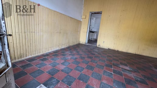 VENDO CASA A RECICLAR EXCELENTE UBICACIÓN, LIVING-COMEDOR, 1 DORMITORIO, PATIO, CENTRO MALDONADO.