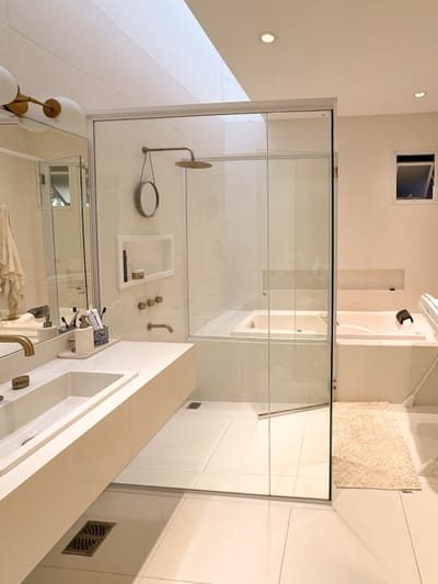 EN VENTA - CASA DE ESTILO MEDITERRÁNEO EN BARRIO LAS MERCEDES