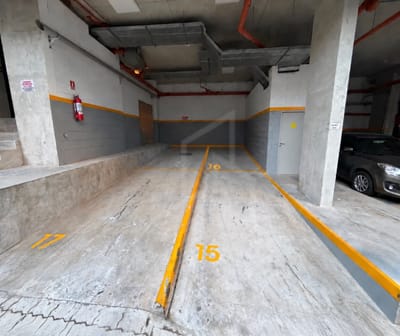 Alquiler Dos Cochera en alquiler de 10 m² en Tres Cruces