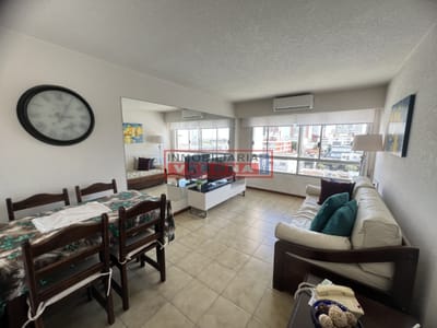 Apartamento en Peninsula a pasos de la playa mansa y brava.