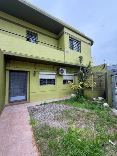 Casa en alquiler sobre Av Solano Lopez, Buceo.