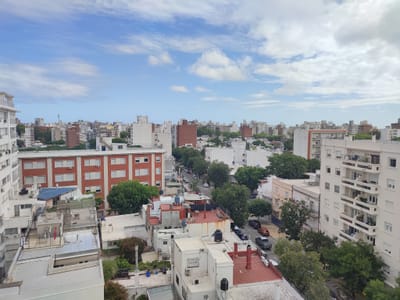 Ubicación Privilegiada con Portería, Vistas Panorámicas y Piscina Exclusiva.