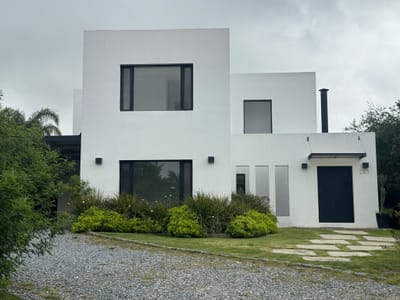 Venta casa 3 dormitorios y servicio en La Tahona Lomas de Carrasco