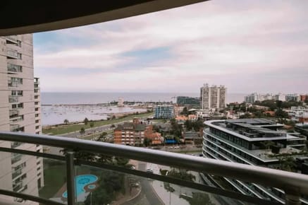 exclusivo puerto buceo apartamento 2 dormitorios 2 garaje