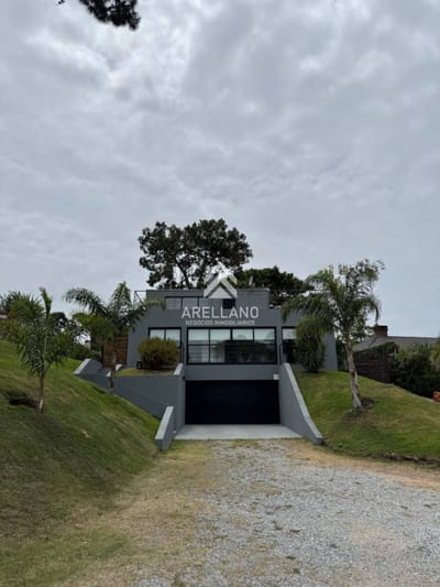 Alquiler de temporada Casa de 3 dormitorios en Cantegril , Punta del este , Playa Mansa