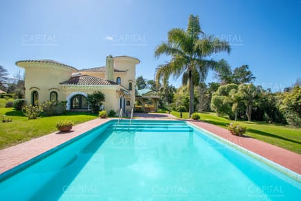 Casa con Piscina y Gran Jardin en Playa Brava Punta del Este