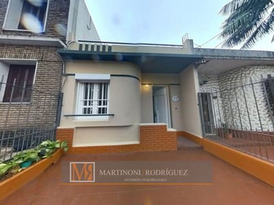 Alquiler: Encantadora Casa Tradicional con Patio y Cochera y Azotea con Parrillero