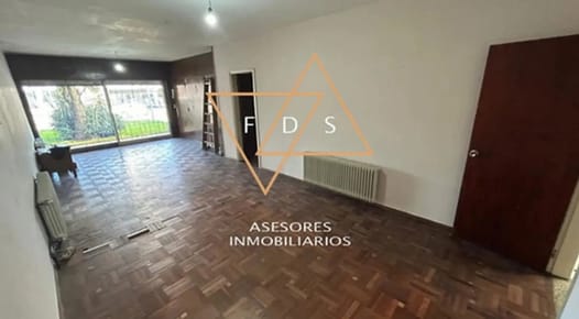 SE VENDE DE CASA DE 4 DORMITORIOS Y PISCINA EN POCITOS