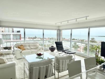 Apartamento de 3 Dormitorios en Punta del Este