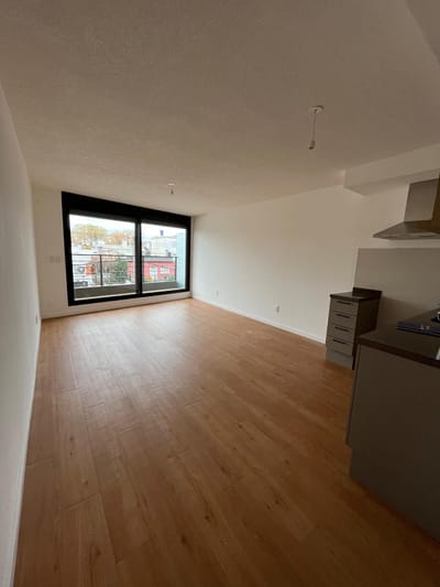 Monoambiente para Alquiler en Ventura Boulevard: Vive la Modernidad con Espacios Compartidos Premium.