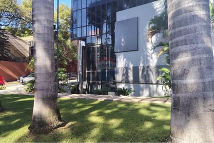 Paraguay

EDIFICIO CORPORATIVO FINANSUD EN VENTA

Ubicación estratégica en Avda. Mariscal López & Saraví Asunción.

¿Buscás una inversión sólida o el nuevo hogar de tu empresa? El Edificio FINANSUD combina ubicación, infraestructura y funcionalidad en una