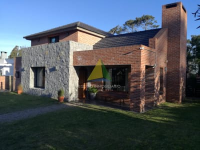 Casa en alquiler, zona Pinares - Ref : EQP863