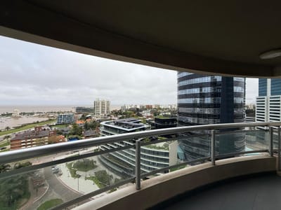 ALQUILER DE APARTAMENTO EN TORRES NÁUTICAS CON DOBLE GARAJE