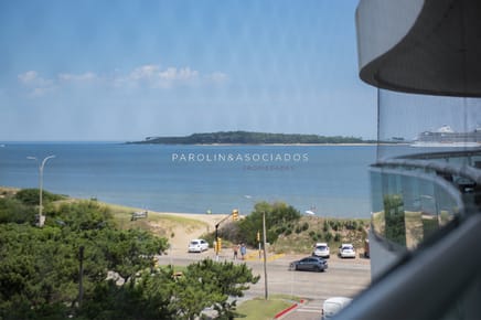 Departamento en venta en Torre Aquarela, Oportunidad en Punta del Este
