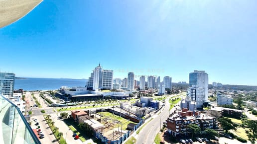 Departamento en venta en Art Tower, Oportunidad en Punta del Este