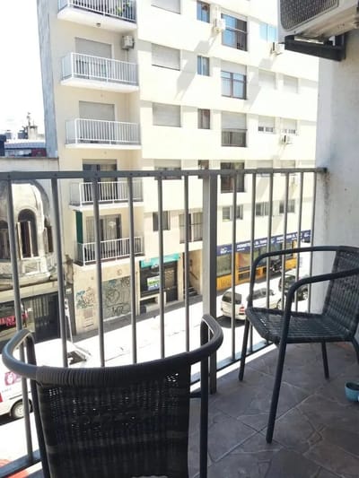 ALQUILER EN CORDON DE 1 DORMITORIO, PISO 2 AL FRENTE CON BALCON, AIRE ACONDICIONADO, GASTOS COMUNES BAJOS