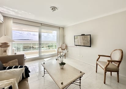 Departamento en venta en Coral Tower, Oportunidad en Punta del Este